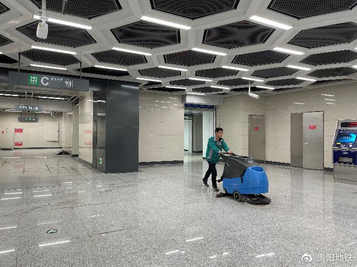 洗地機清洗地面
